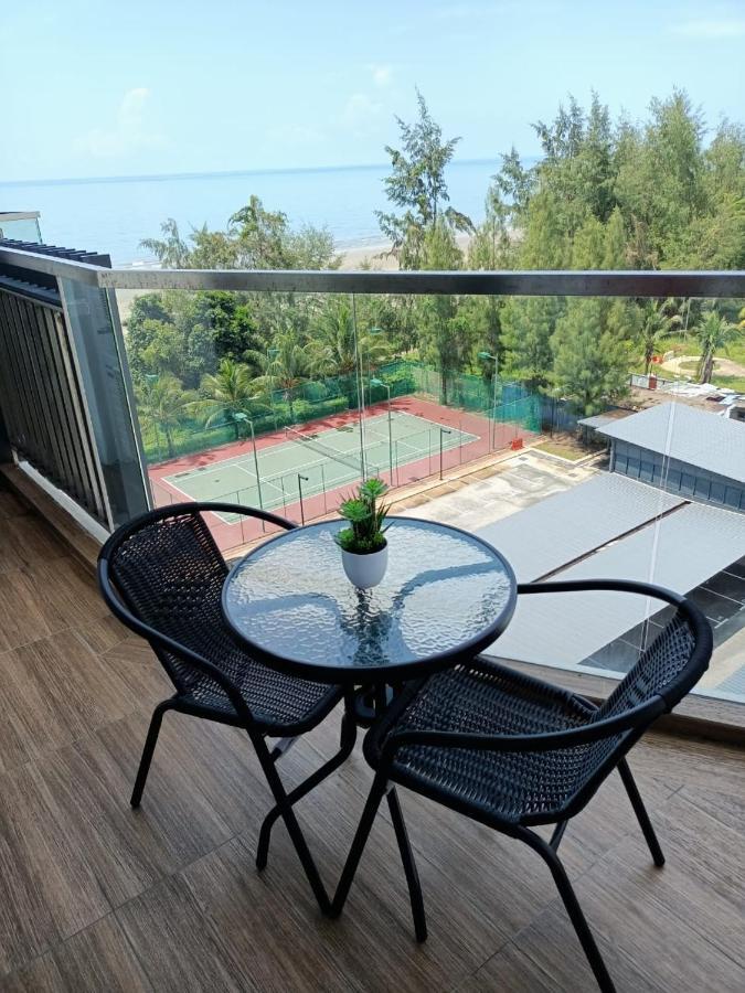 Timurbay Seafront Residence By Ozzy Azizi Куантан Екстериор снимка